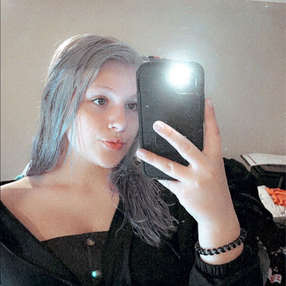 Meet your Posher, Phynix